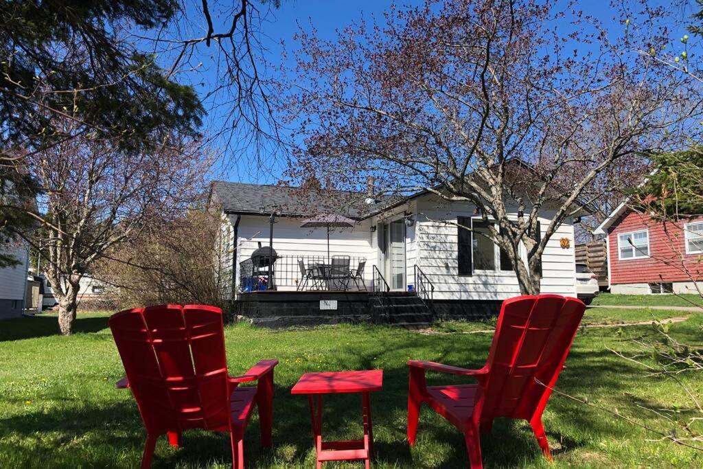 Cozy Chalet Near The Beach Shediac Exterior foto